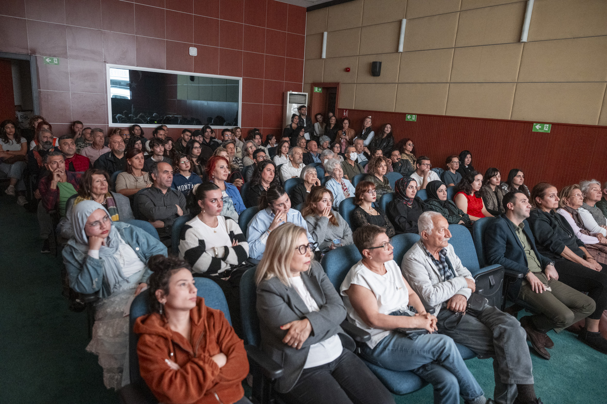 ‘Biz Radyoyu Çok Sevdik’ belgeseli Mersinlilerle buluştu
