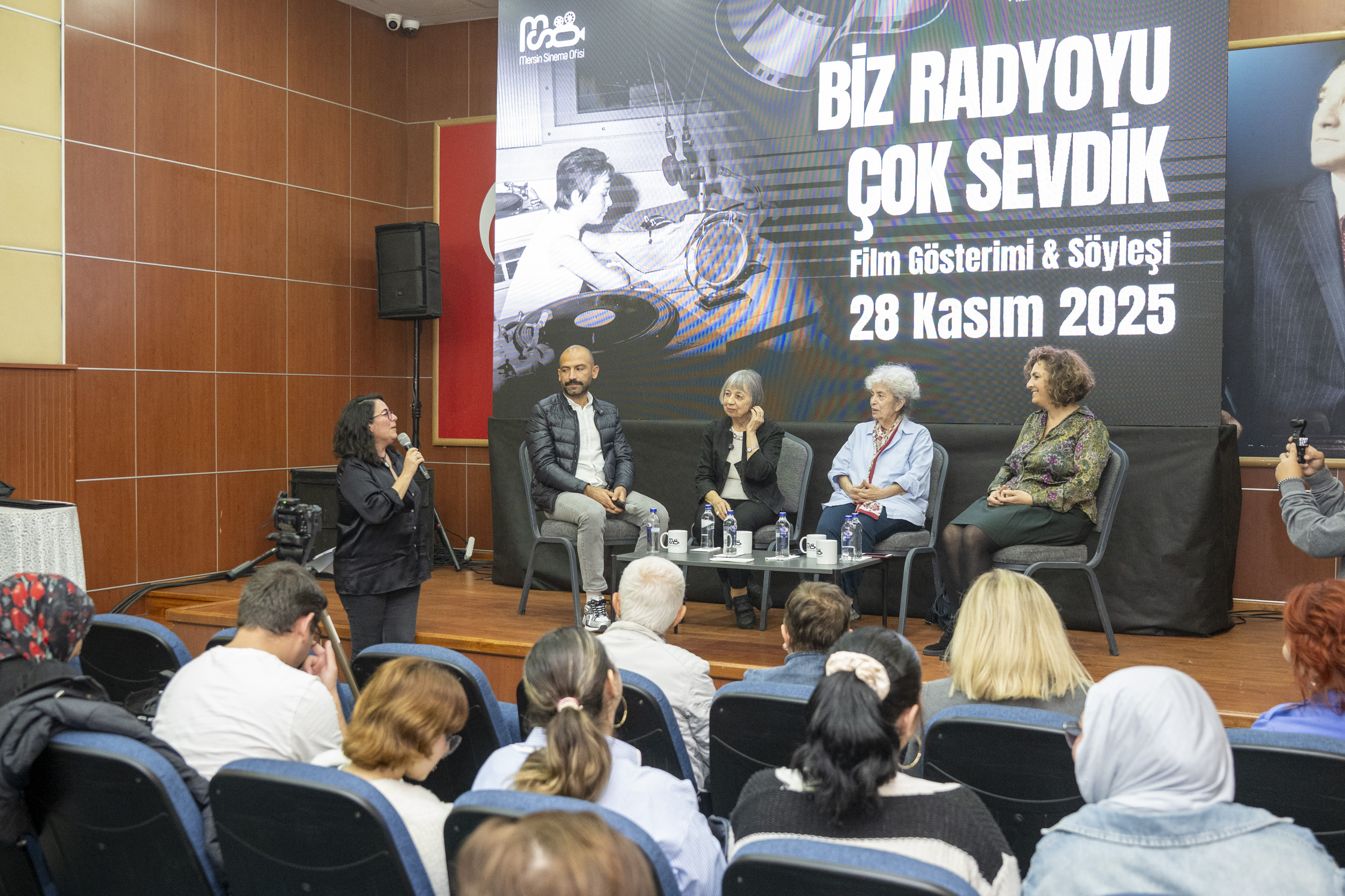 ‘Biz Radyoyu Çok Sevdik’ belgeseli Mersinlilerle buluştu