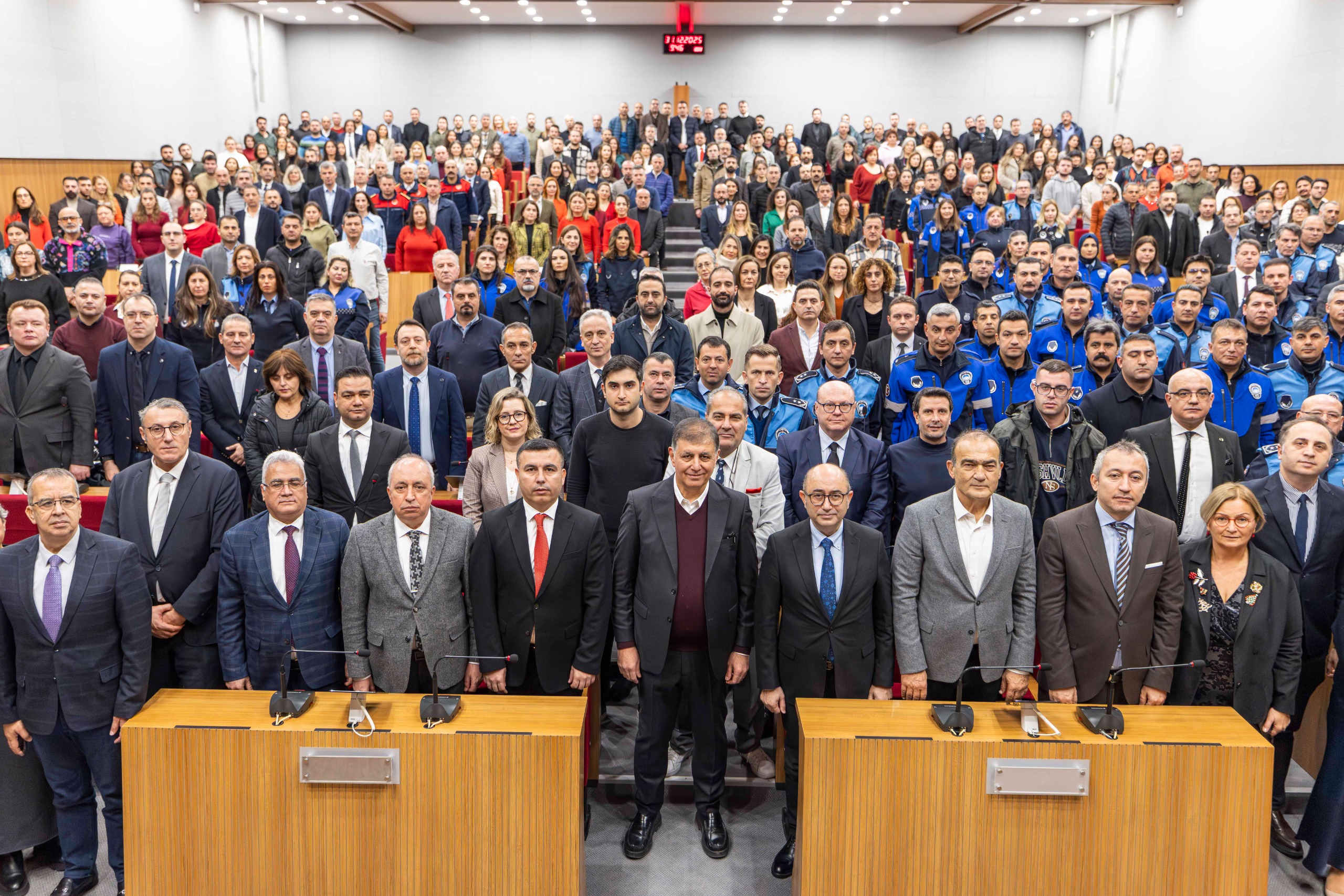 Başkan Tugay: Bu şehri ayakta tutan asıl güç sizlersiniz