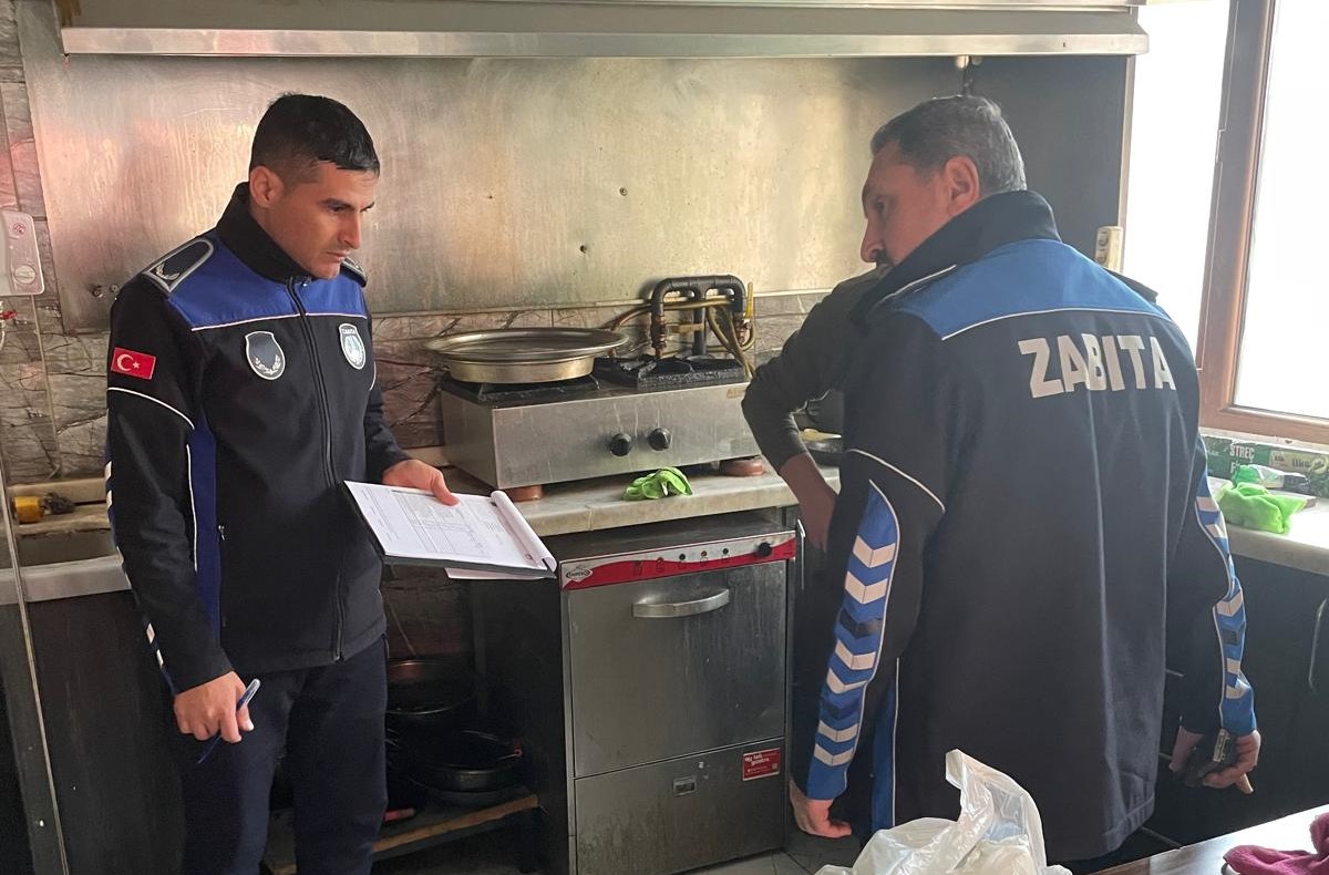 İnegöl’de zabıta ekiplerinden yılbaşı öncesi denetim