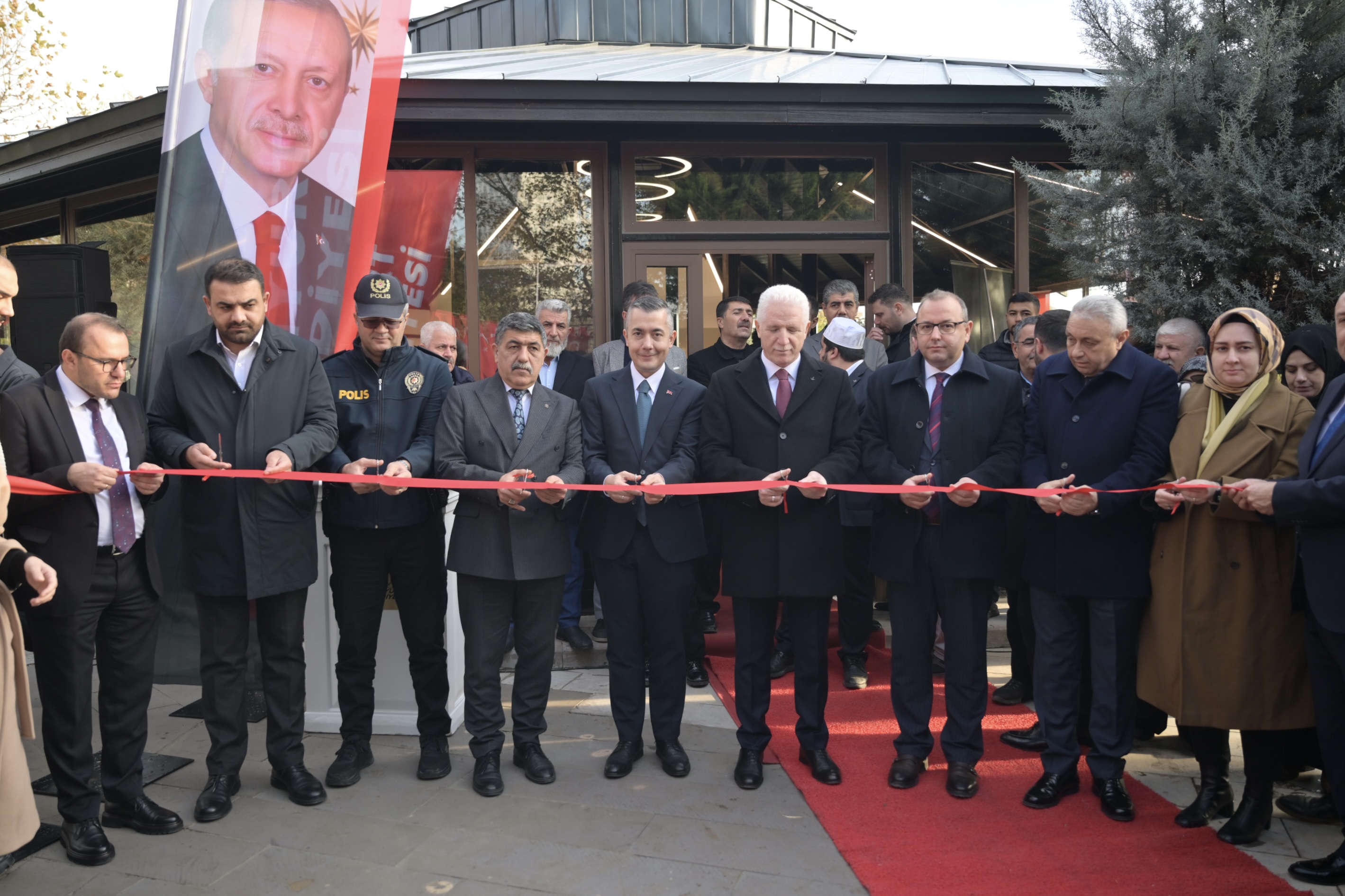 Esenyurt’ta toplu açılış töreni