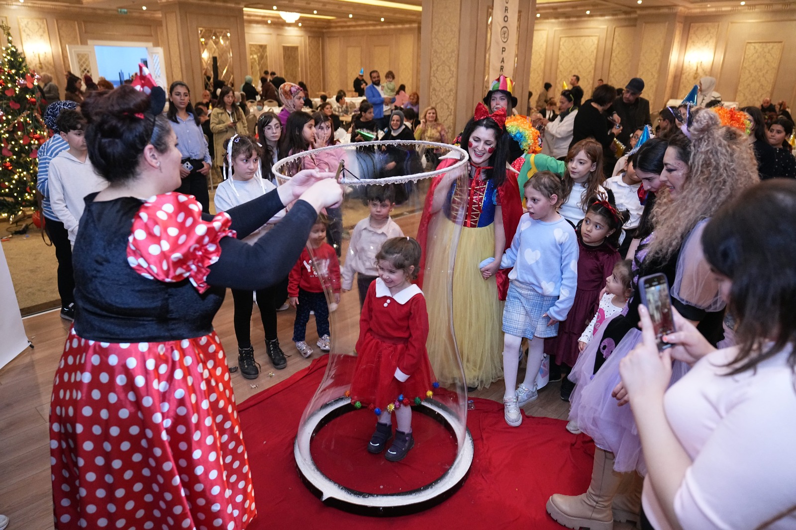 LÖSEV’den lösemili çocuklara yılbaşı partisi: “Yeni Yıldan Tek Dilekleri Sağlık”