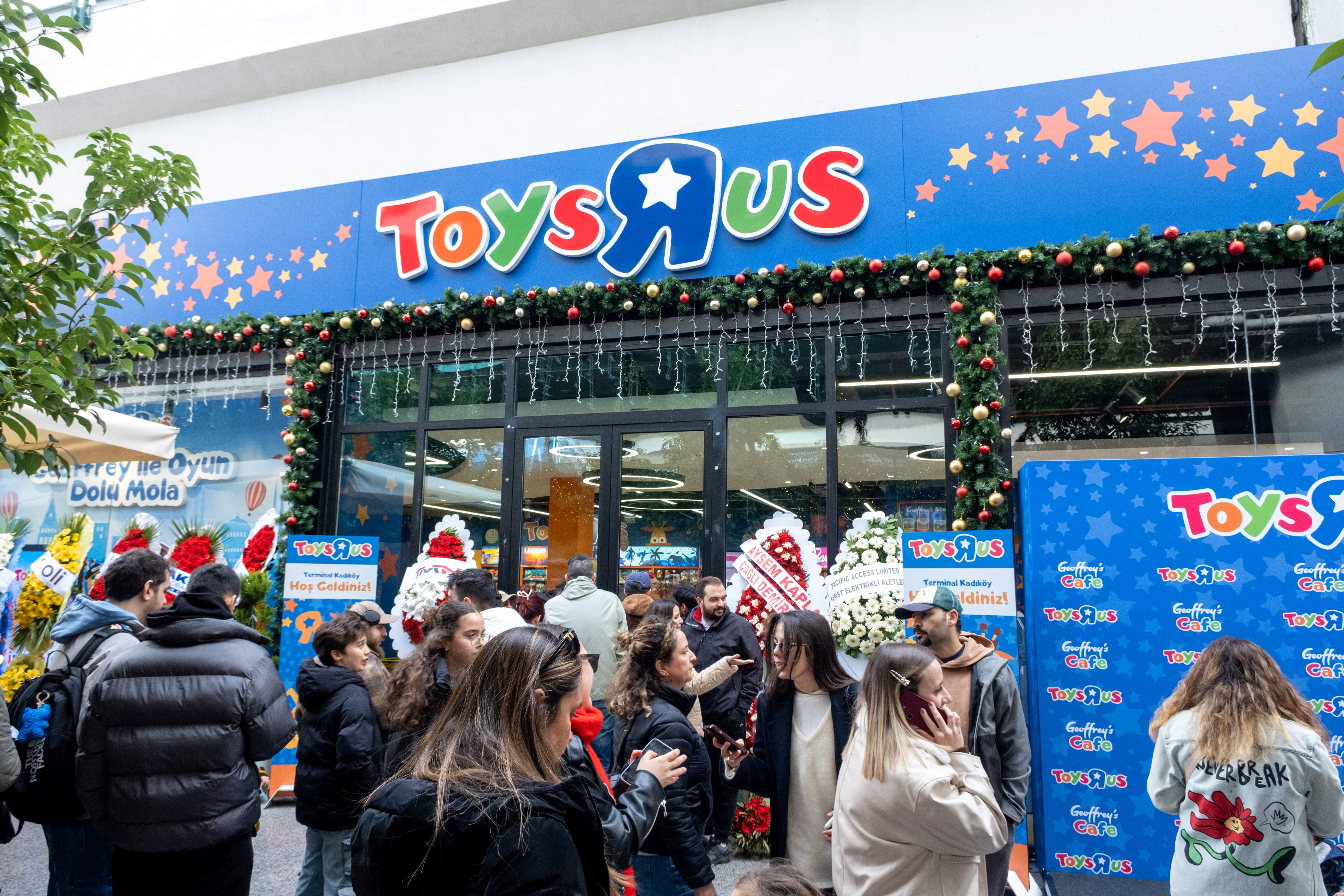 Toys“R”Us Türkiye ilk mağazasını Terminal Kadıköy’de açtı