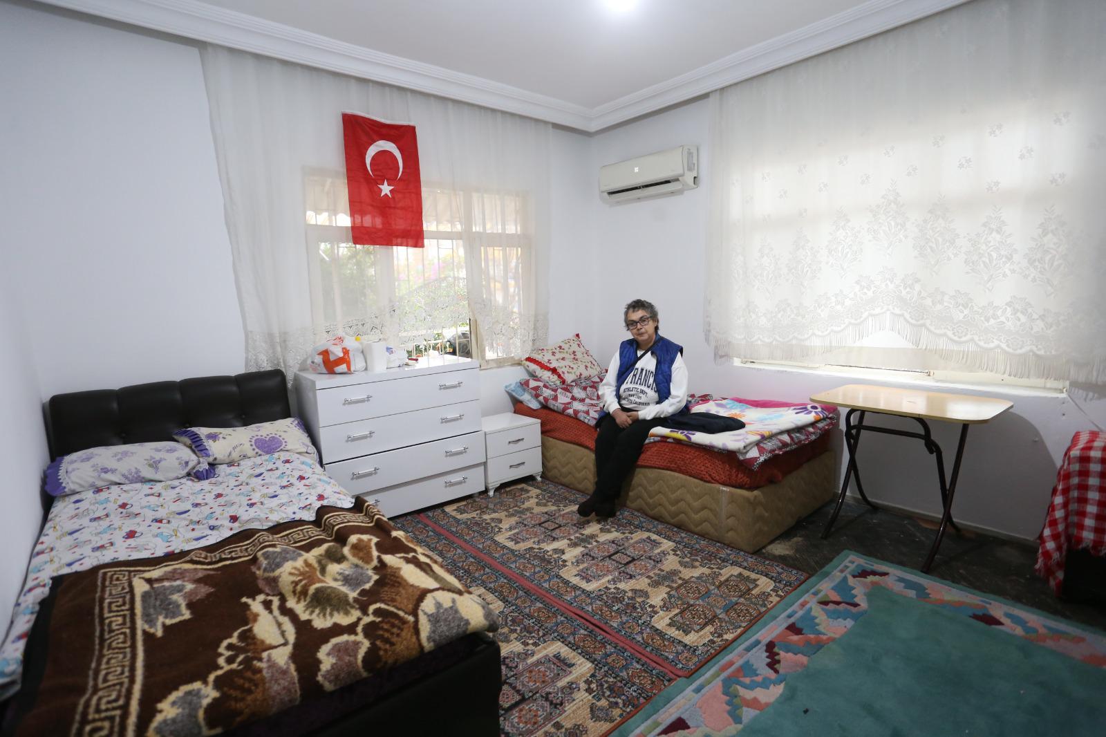 Kepez’de ihtiyaç sahibi vatandaşın evi baştan sona yenilendi