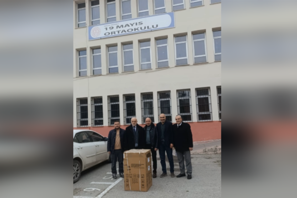 Niğde’de okullara mini buzdolabı desteği