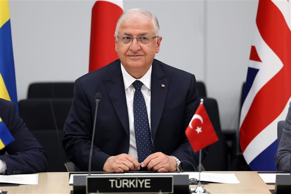 Bakan Güler, Malezya Başbakanı İbrahim’i havalimanında karşıladı