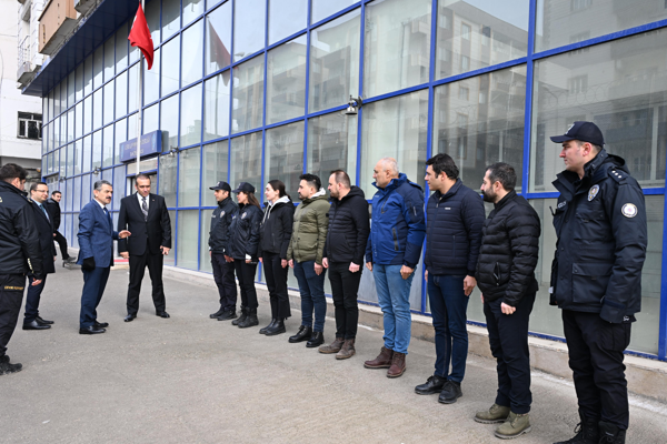 Şırnak Valisi Ekici’den Cizre Şehit Murat Akançay Polis Merkezi Amirliğine ziyaret