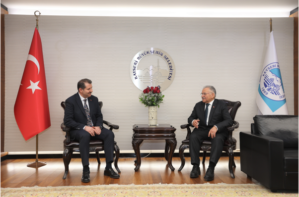 Bakan Yardımcısı Ayhan, Başkan Büyükkılıç’ı ziyaret etti