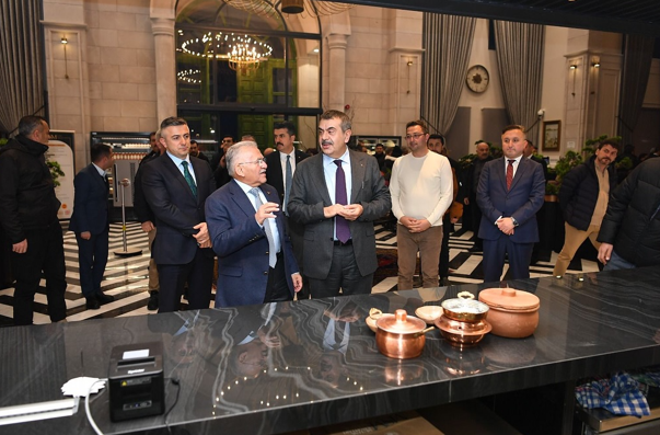 Bakan Tekin ve Başkan Büyükkılıç, Mutfak Sanatları Merkezi’ni ziyaret etti