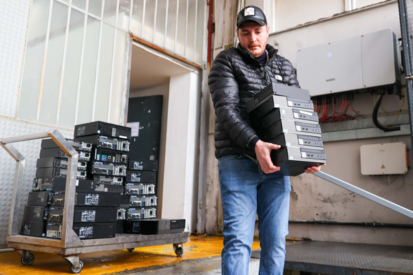 Buca’da atık elektrikli ve elektronik eşyalar geri dönüşüme kazandırılıyor