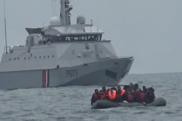 Gambiya açıklarında 200 göçmeni taşıyan tekne battı; onlarca kişi kayıp