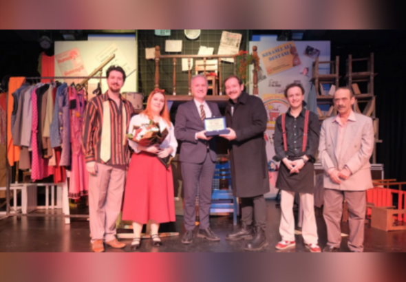 İnegöl’de Tiyatro Festivali başladı