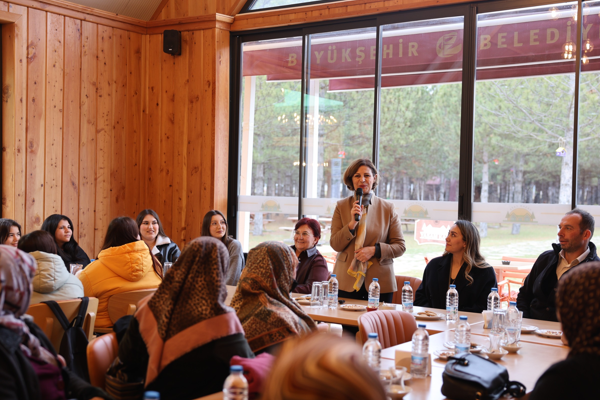 Başkan Ünlüce: Kadınların yüzlerinin güldüğü bir şehir istiyoruz