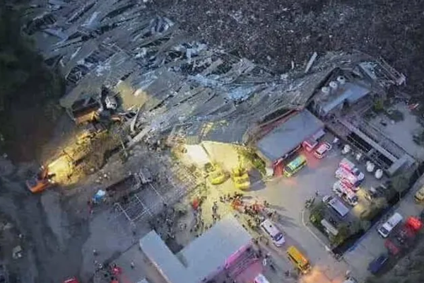 Filipinler’de devasa çöp depolama alanının çökmesi sonucu bir kişi öldü, 38 kişi kayıp