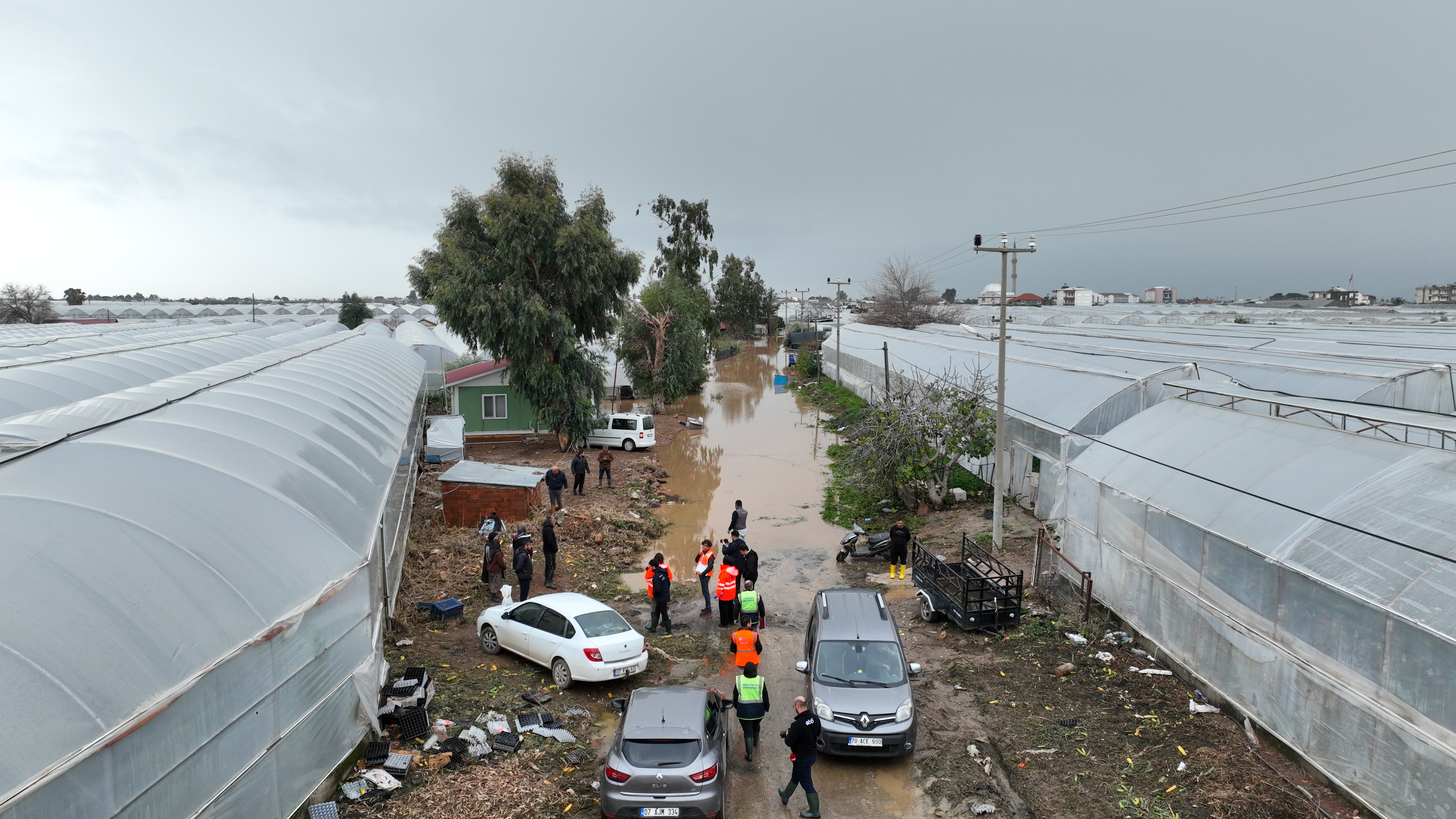 Antalya’da hasar tespit çalışmalarına başlandı