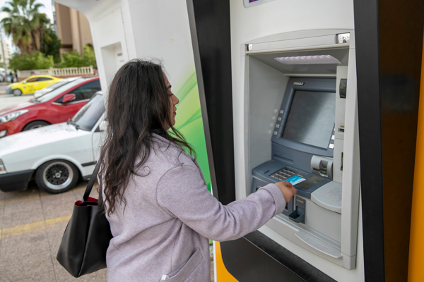 Büyükşehir, “Halk Kart” ve “Öğrenim Yardımı” ödemeleri hesaplara yatırdı