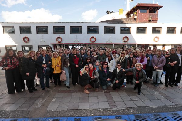 Bergama vapuru Konaklı kadınları konuk etti