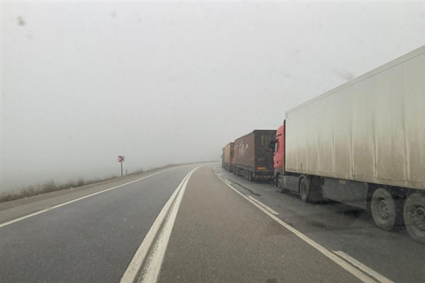 Hamzabeyli Sınır Kapısı’nda TIR kuyruğu 16 kilometreyi buldu