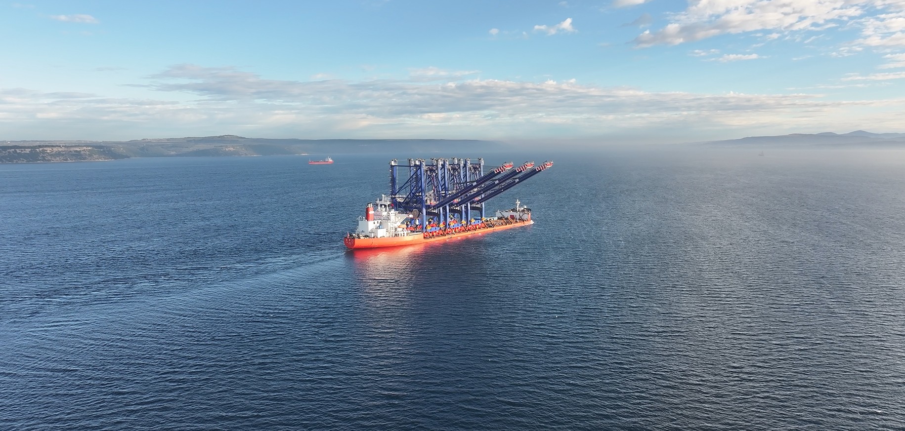 DP World Evyap, Körfez Terminali’nde uzaktan kumandalı rıhtım vinçleri devreye aldı