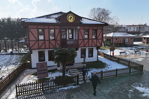 Yahya Kemal Kitap Köşkü öğrencilerin kullanımına açıldı