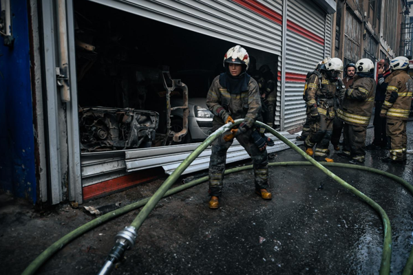 Buca’daki depo yangını söndürüldü