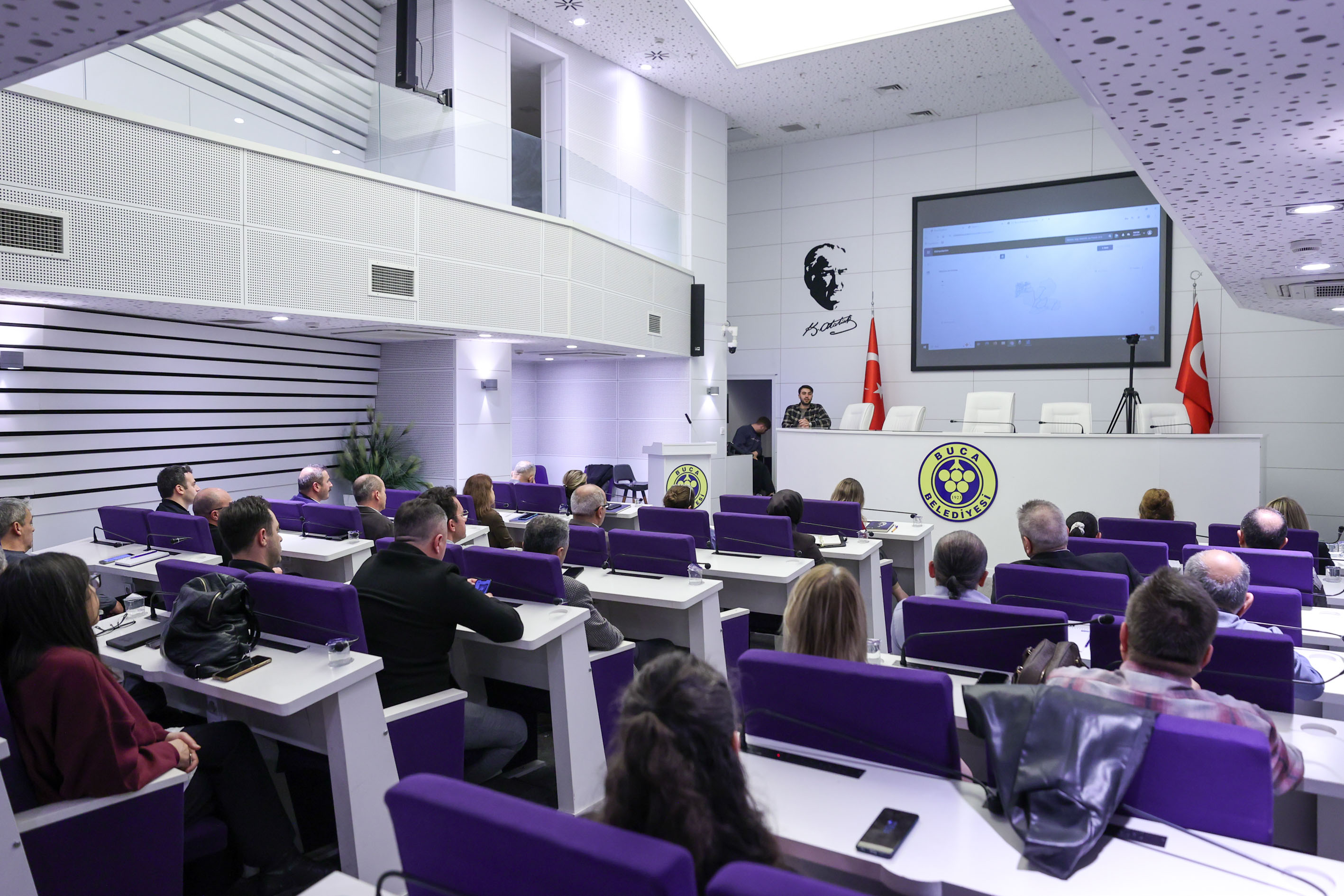 Buca’da kent yönetimi dijitalleşiyor