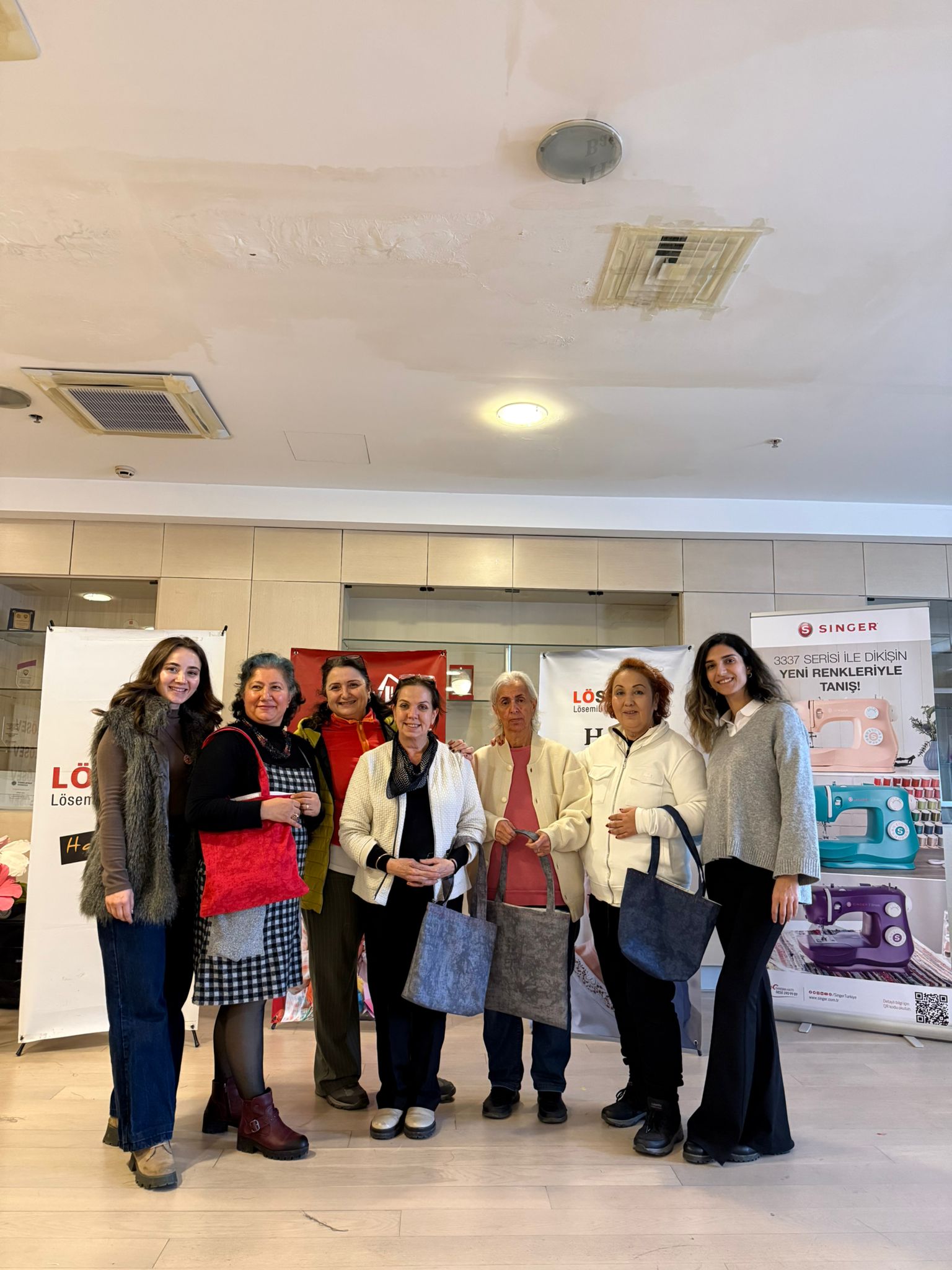 LÖSEV anneleri Bez Çanta Atölyesi’nde bir araya geldi