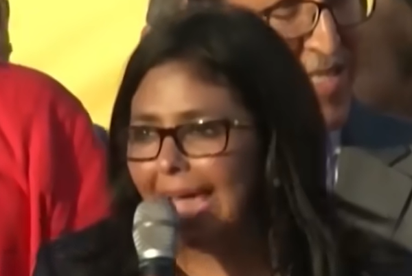 Politico: ABD, Venezüela’nın ABD’nin muhaliflerine petrol tedarikini kesmesini istiyor