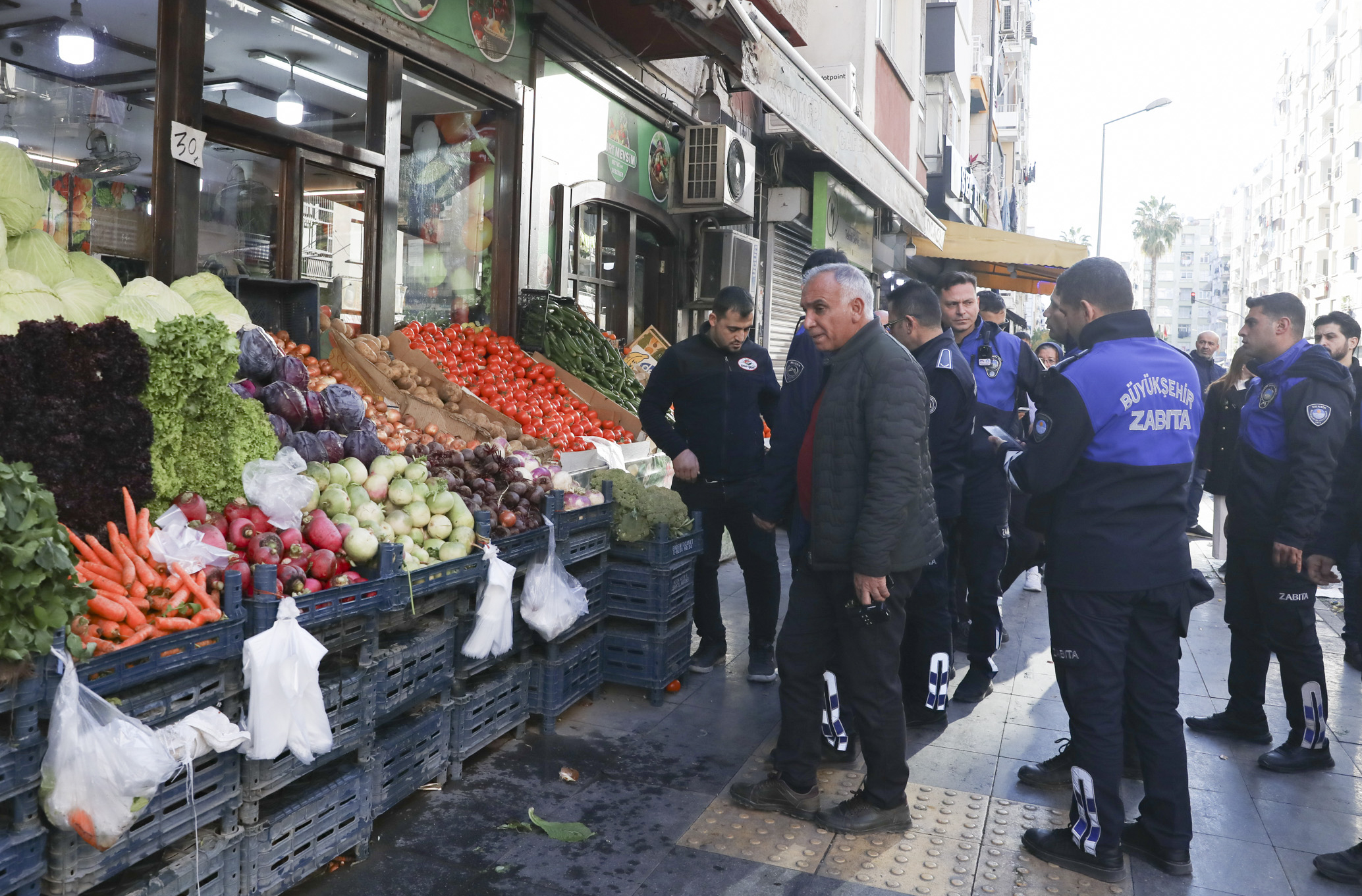 Mersin’de kaldırım işgallerine karşı denetim