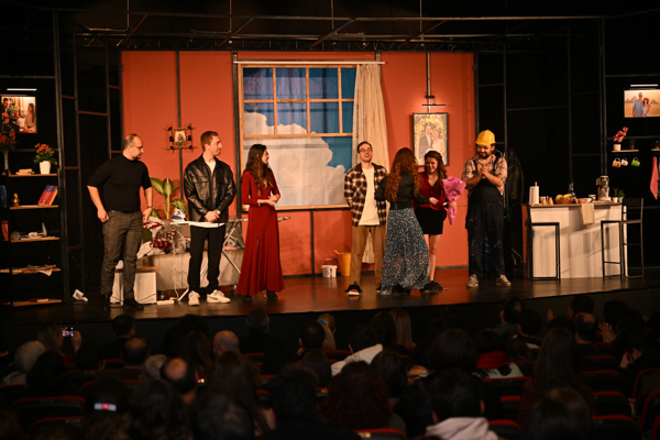 “Şiddetli Geçimsizlik” oyunu Manisa’da sahnelendi