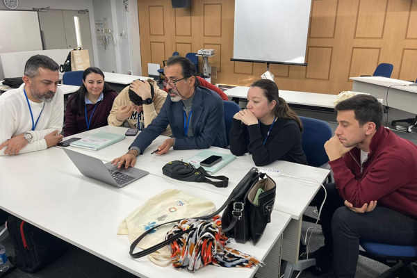 Japonya’da depreme ilişkin deneyimler ve önlemler konuşuldu