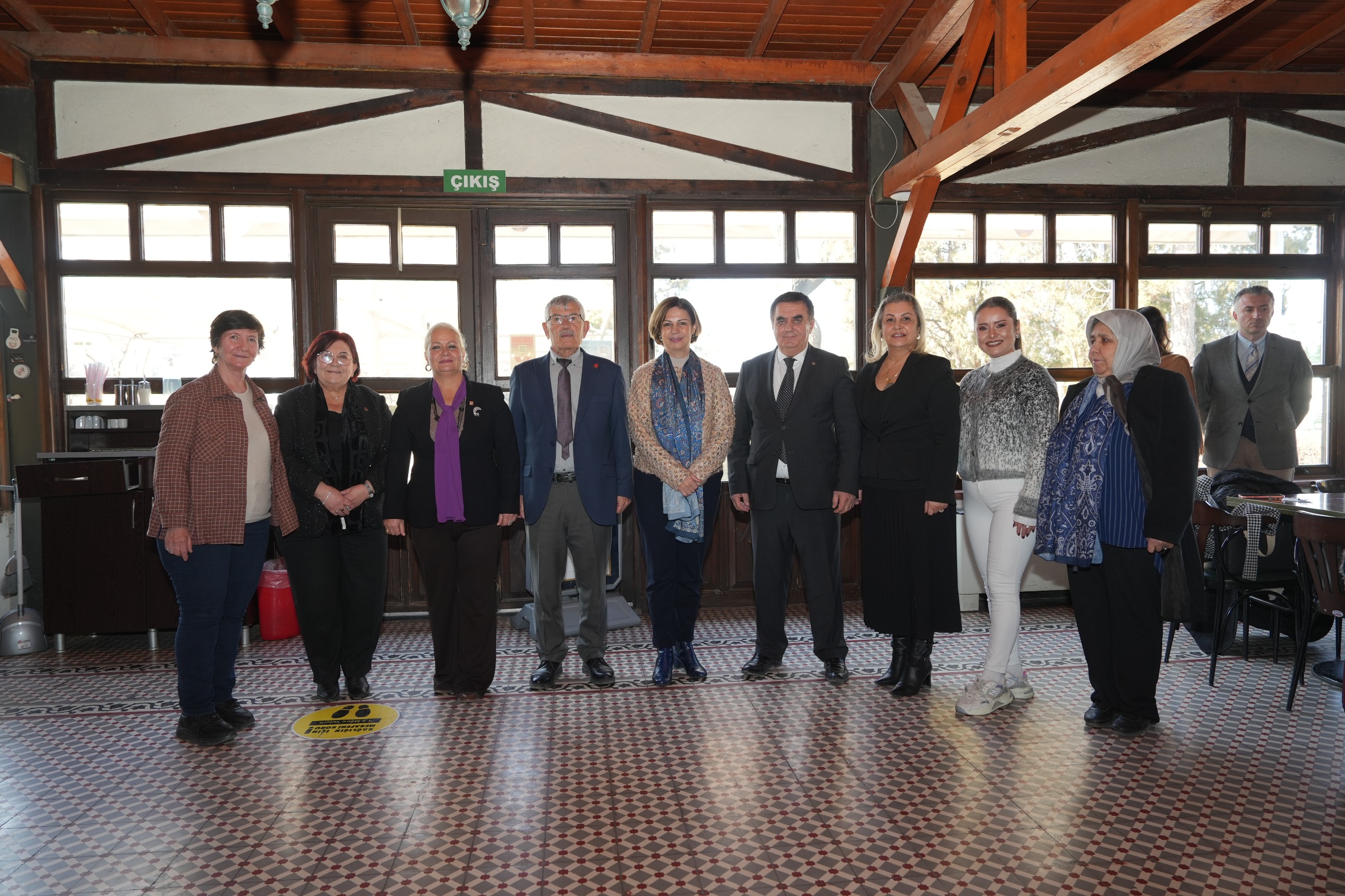 Başkan Ünlüce, Mahmudiyeli kadınlarla buluştu