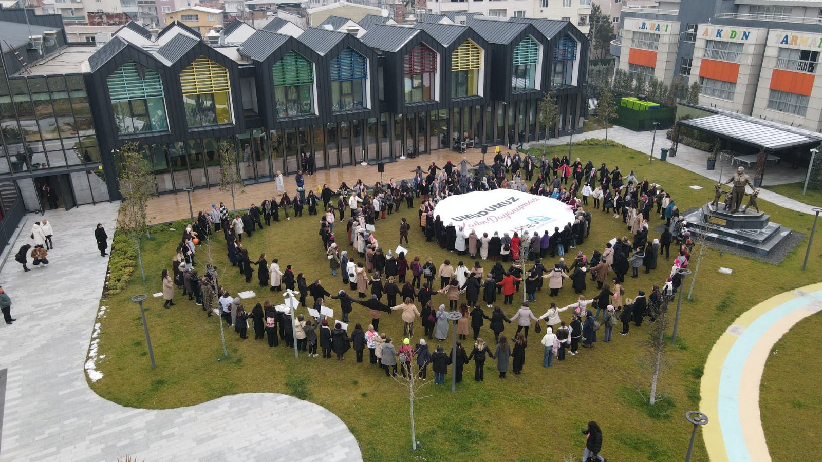 LÖSEV’den anlamlı çağrı Umudumuz Kadın Dayanışması