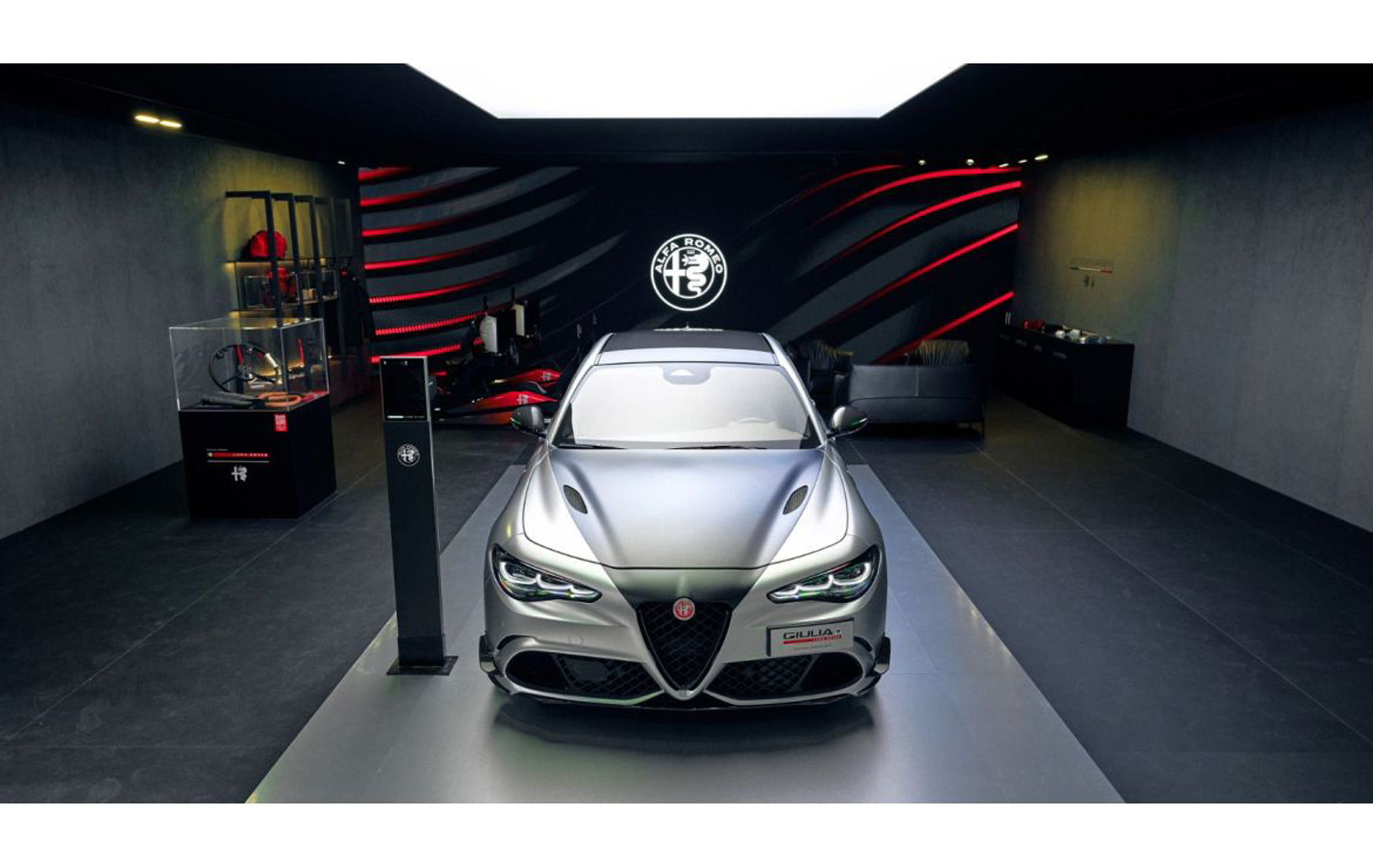 Alfa Romeo, yenilikçi modellerini Brüksel Otomobil Fuarı’nda sergiledi