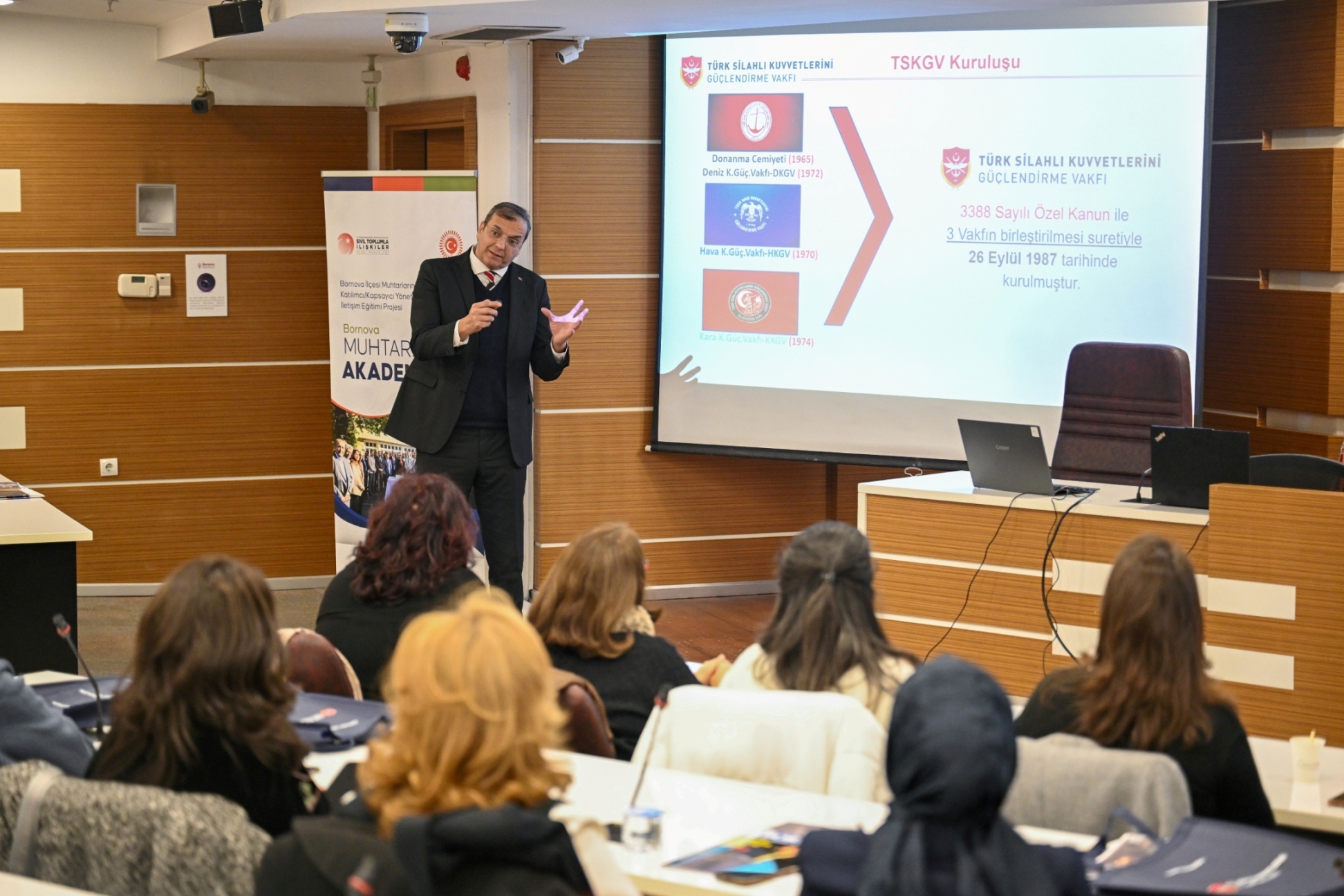 Bornova Muhtarlar Akademisi eğitimlerini sürdürüyor