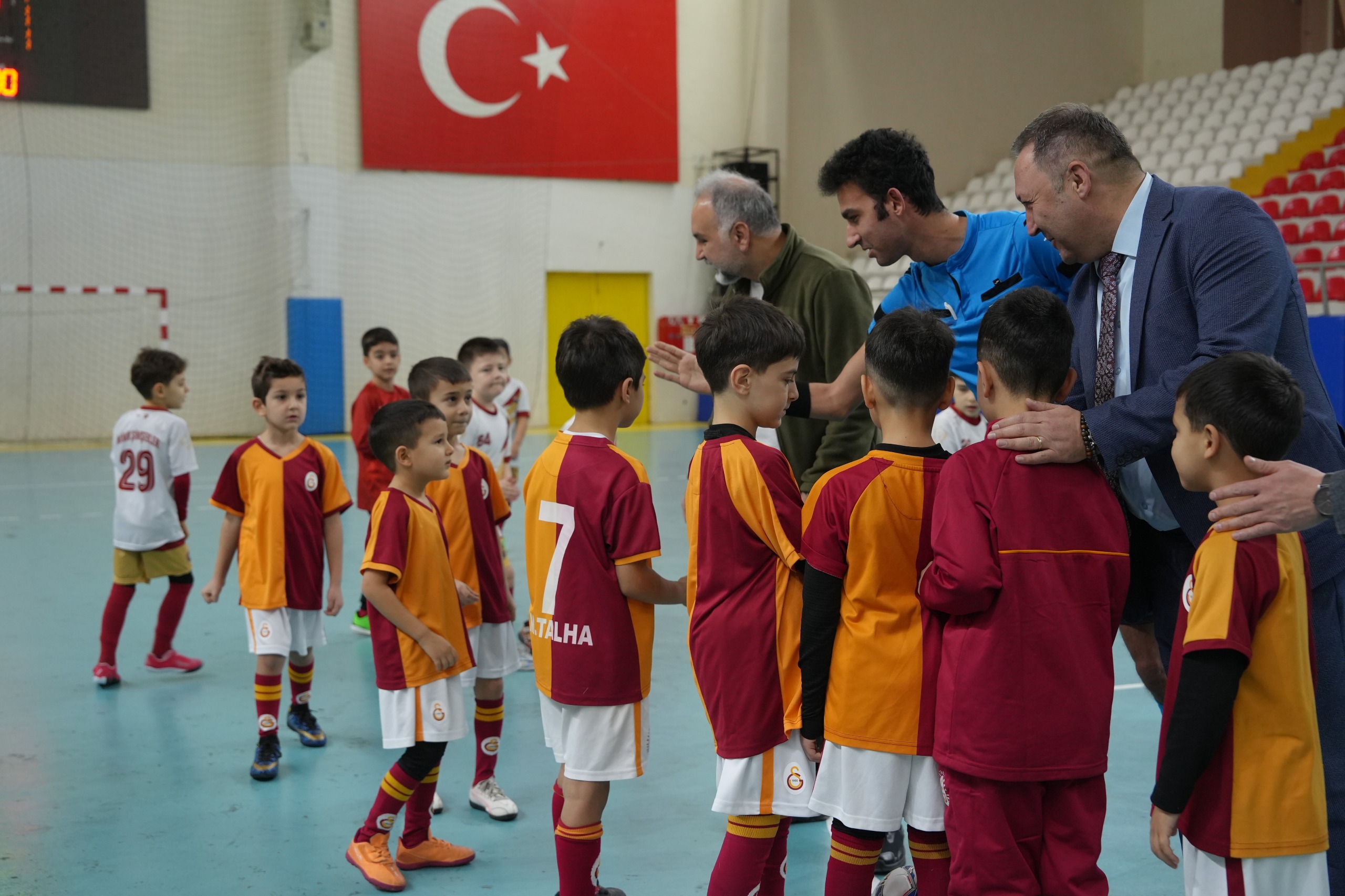 9. Geleneksel Mini Minikler Futsal Şenliği başladı