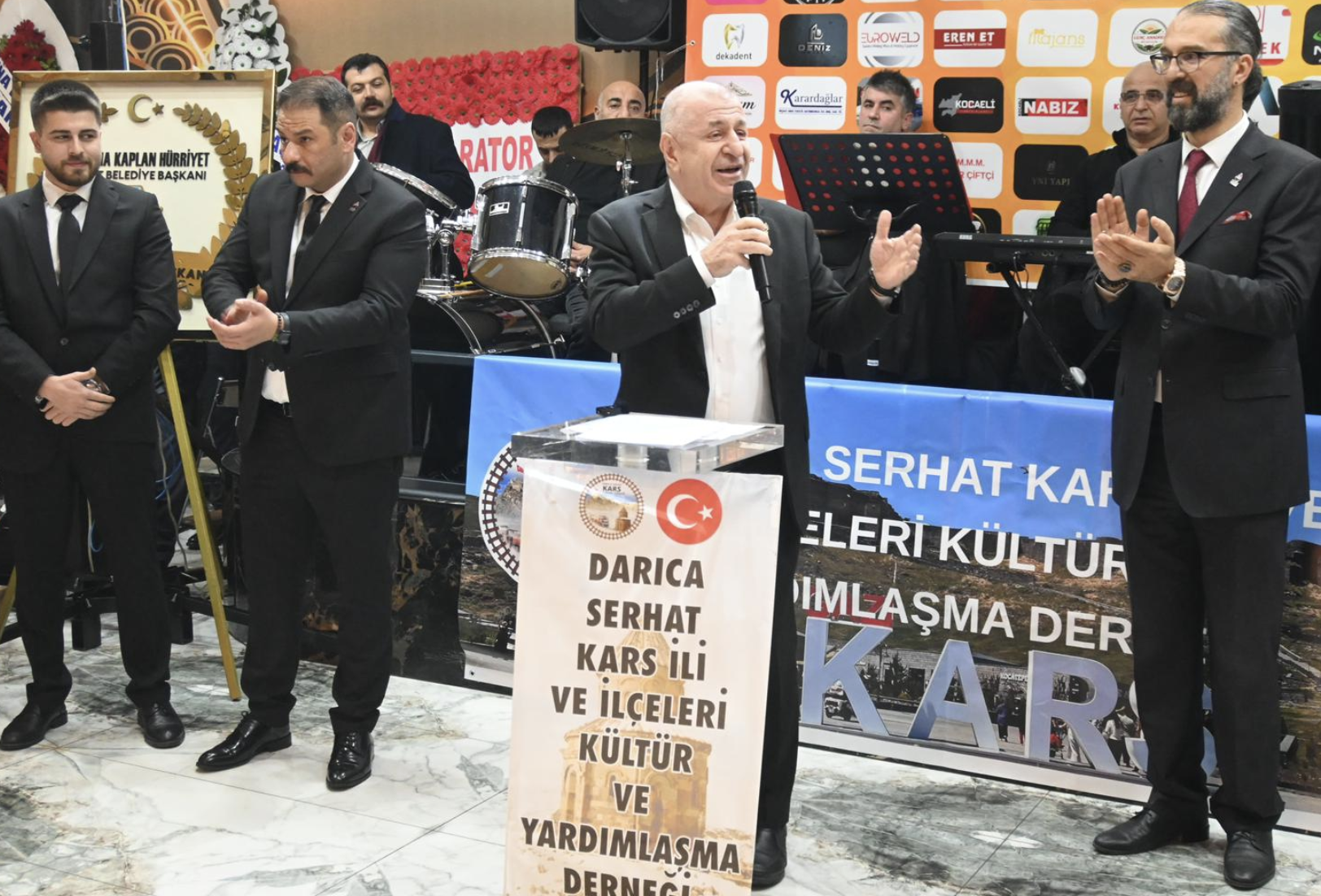 Özdağ, Kocaeli’de rozet ve mahalle temsilcileri atama törenlerine katıldı