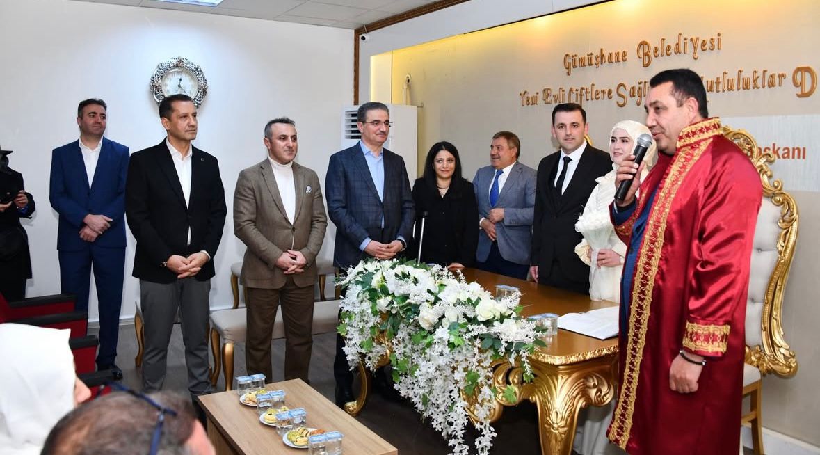 Vali Baruş’tan genç çifte “4S” nasihati