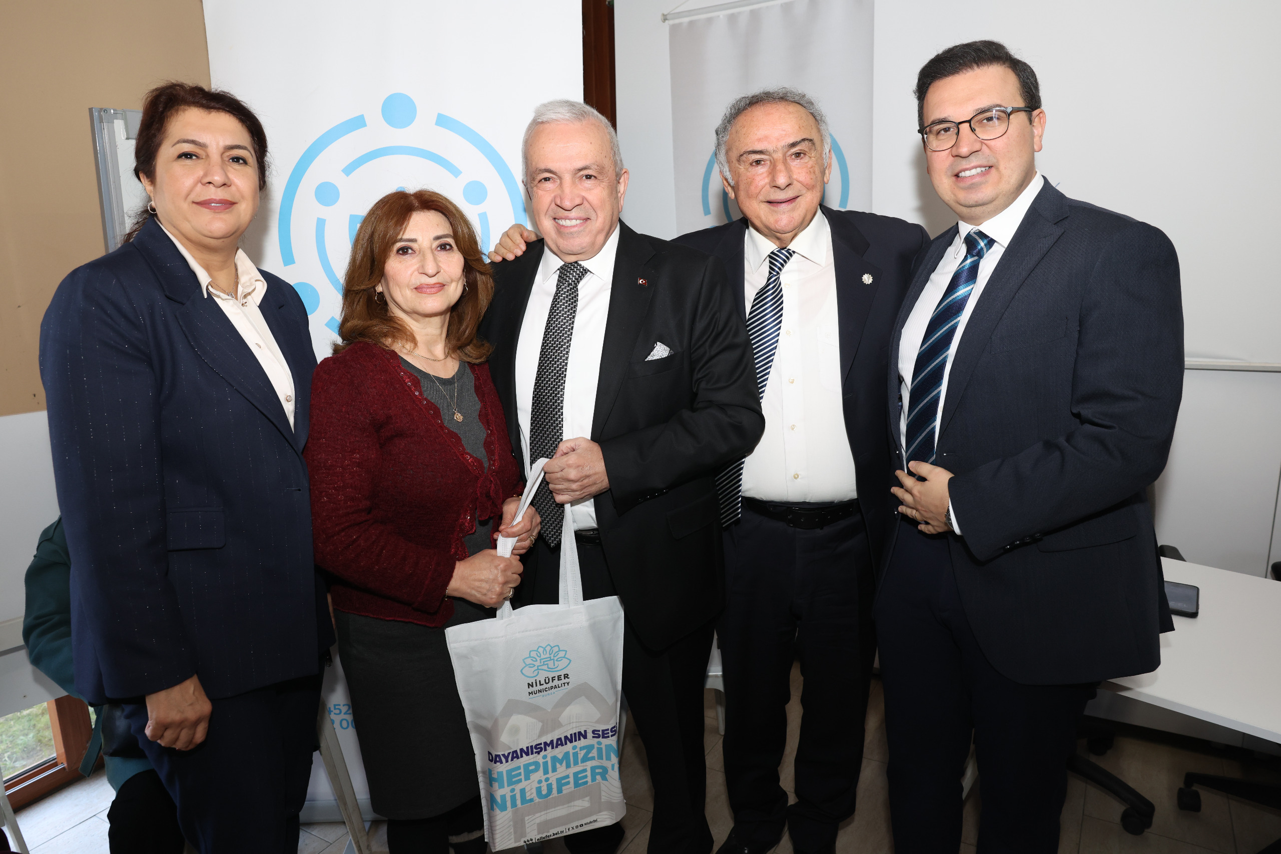 Başkan Özdemir, emeklilerle bir araya geldi