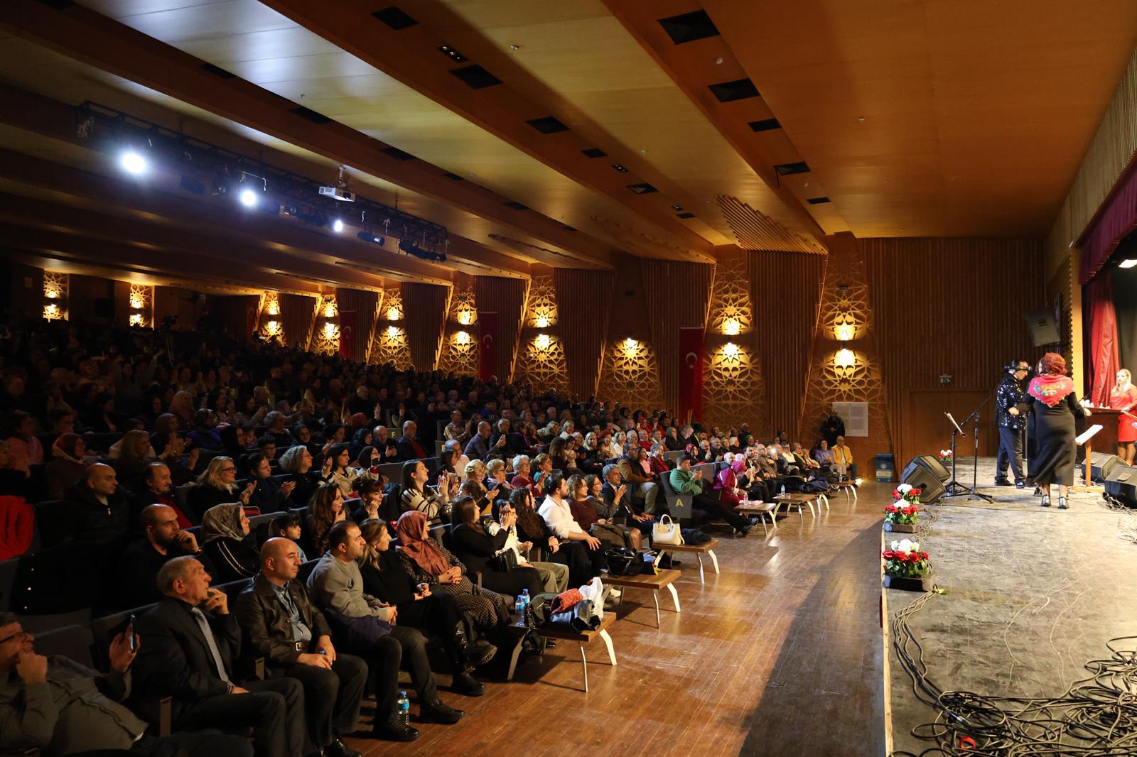 Gemlik’te Türk Halk Müziği Gecesi düzenlendi