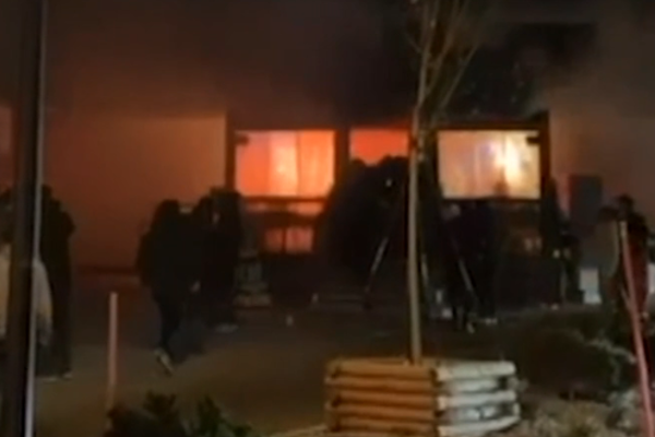 Polis: İsviçre’deki kayak merkezindeki barda çıkan yangında 40 kişi hayatını kaybetti