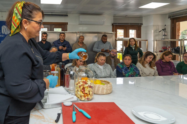 İzmir’de sirke yapımına ilişkin atölye düzenlendi