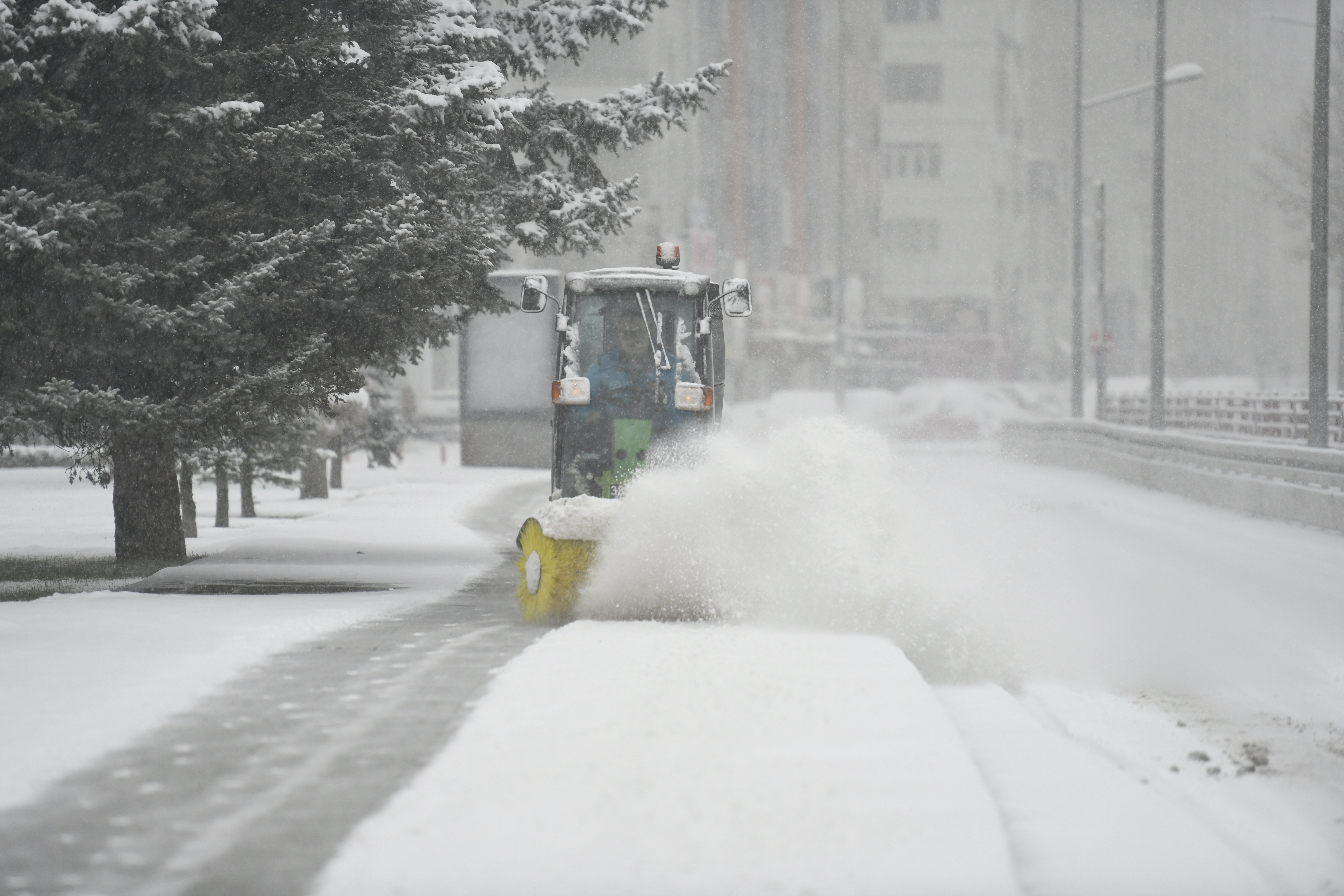 Kayseri’de 300 mahalle yolu ulaşıma açıldı