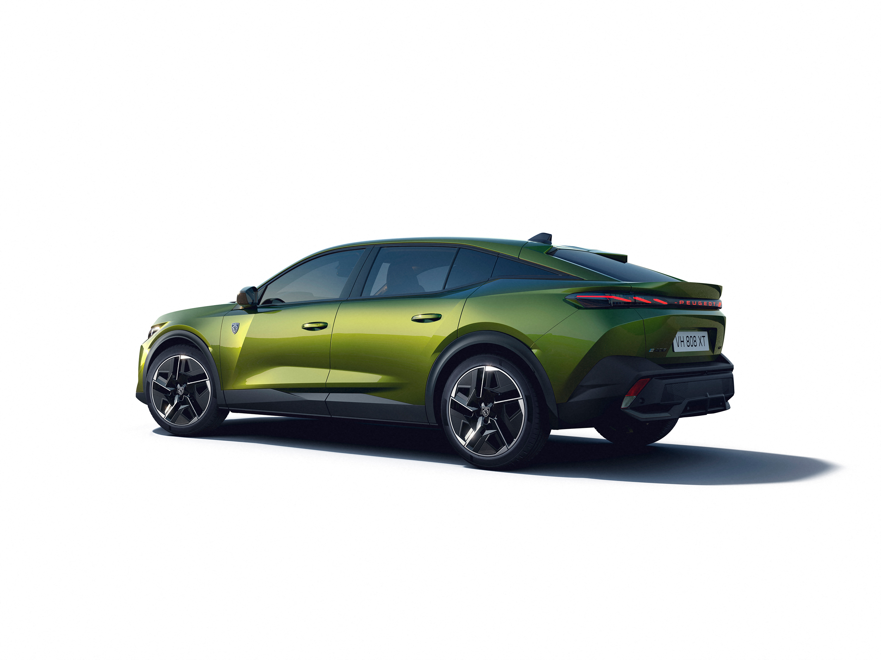 Yeni Peugeot 408 konforu zirveye taşıyor