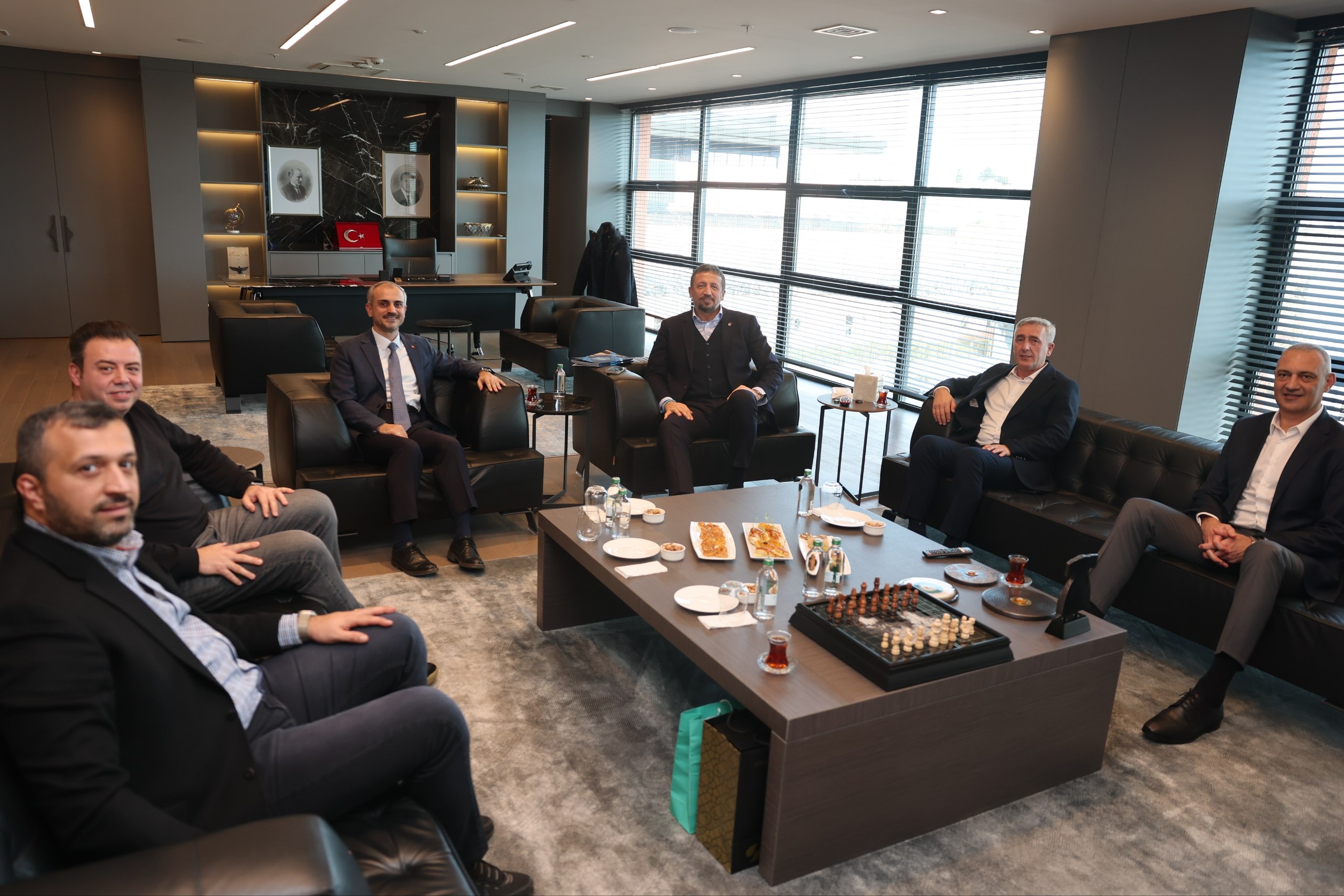Başkan Çiftçi’den TBF Yönetim Kurulu Başkanı Türkoğlu’na ziyaret