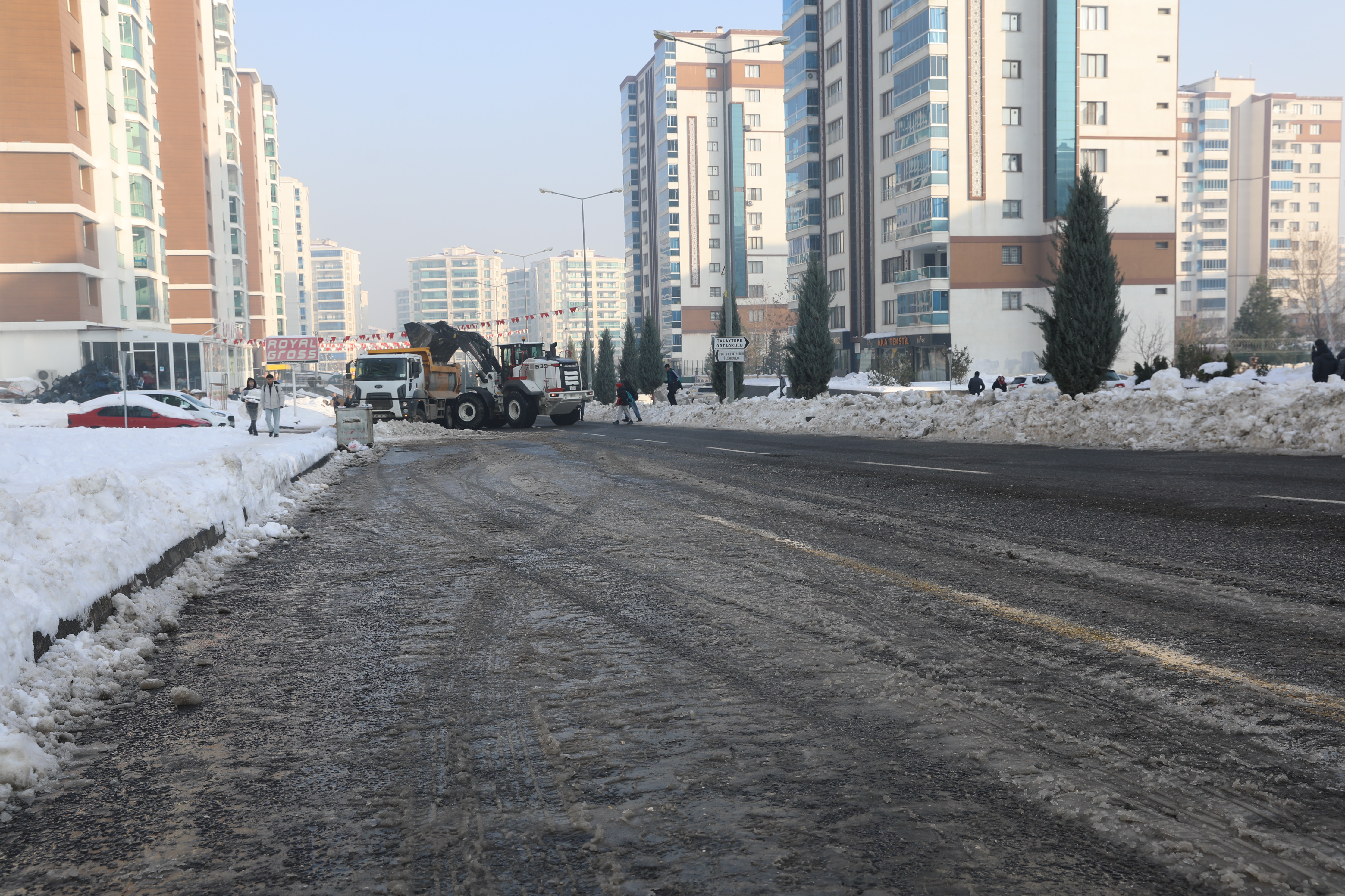 Diyarbakır’da karla mücadele çalışmaları