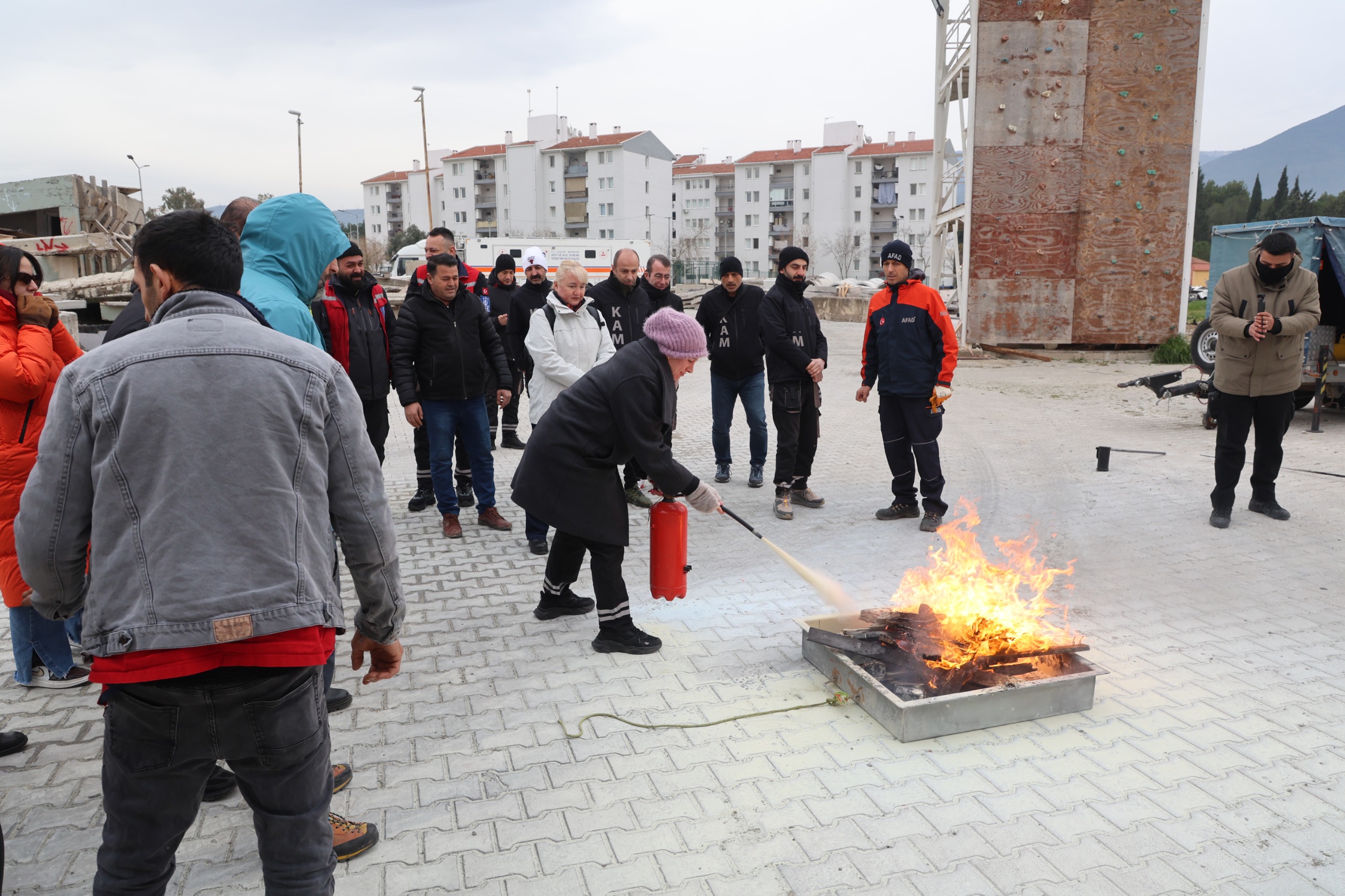 Konak’ın arama kurtarma timi eğitimlerini tamamladı