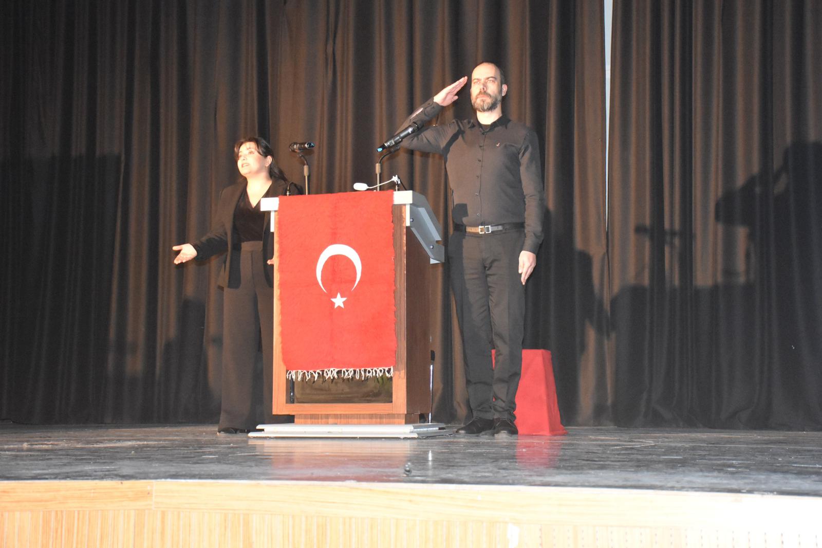 Siirt’te “Bizim Akif” oyunu sahnelendi