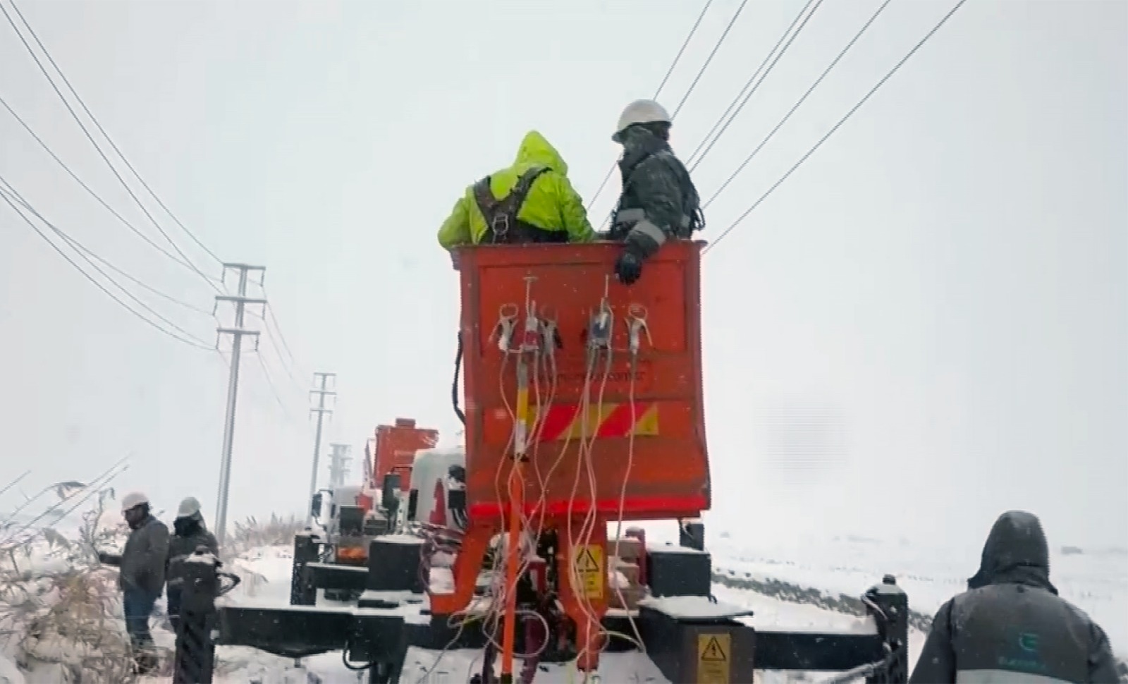 Güneydoğu son 50 yılın en sert kışında enerjisiz kalmadı