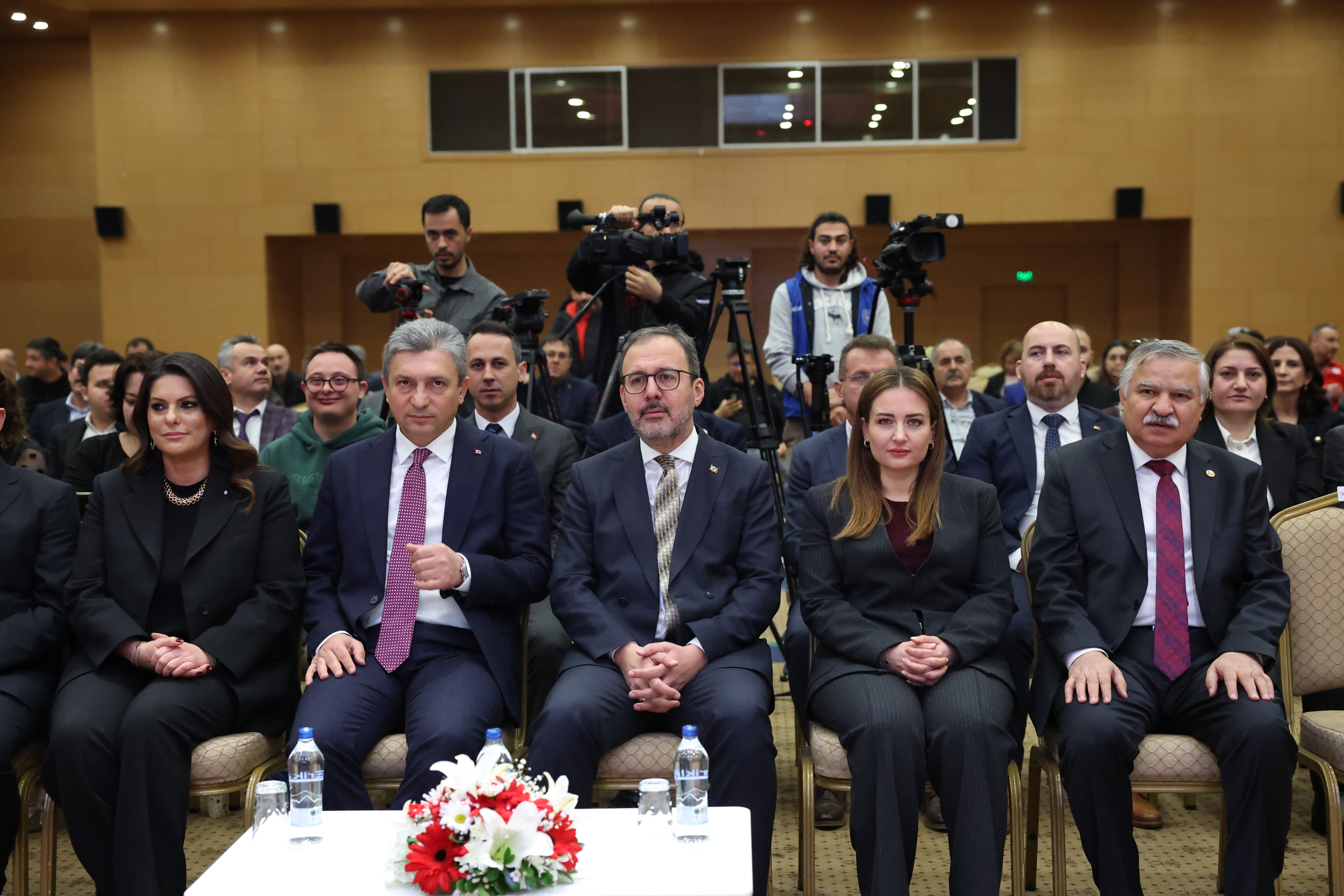 Başkan Vekili Özdemir: Engelsiz bir yaşam için çalışıyoruz